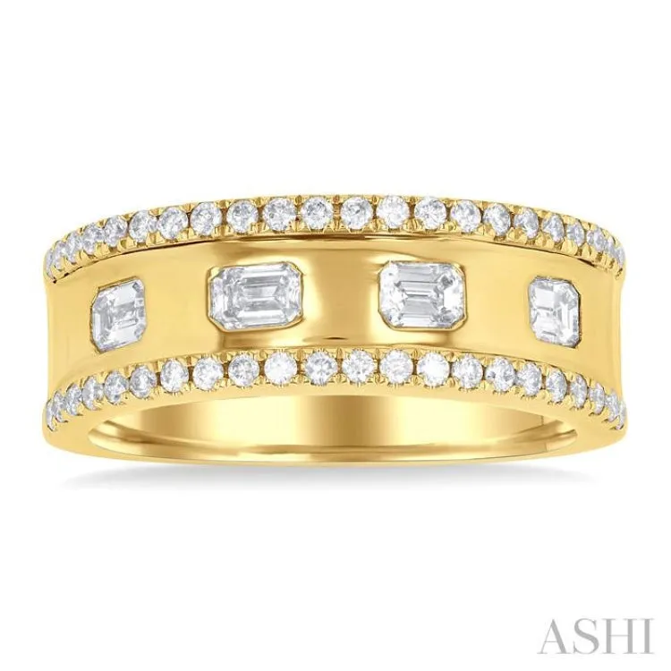 5/8 ctw Wide 4-Stone Emerald & Round Cut Diamond Fashion Band in 14K Yellow Gold