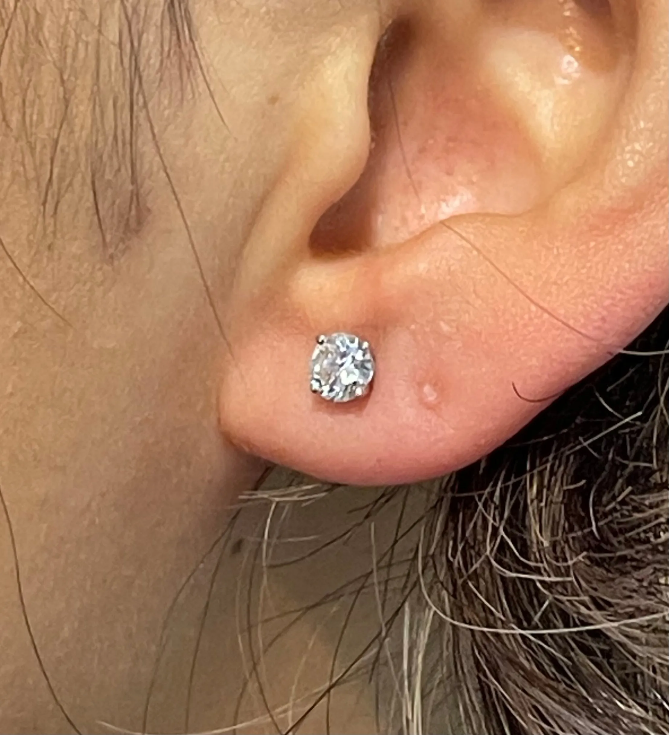 Diamond studs in white gold