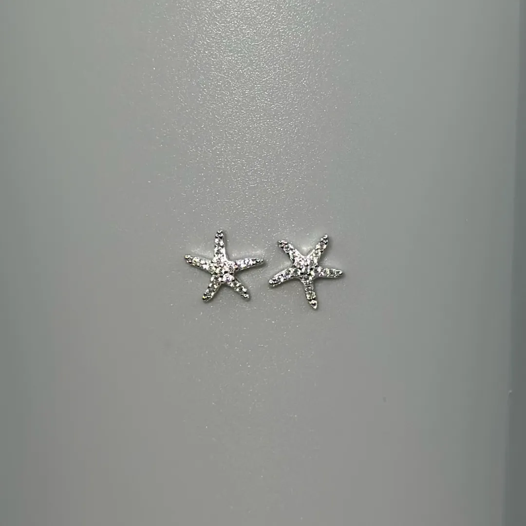 Elegant Starfish CZ Ear Stud