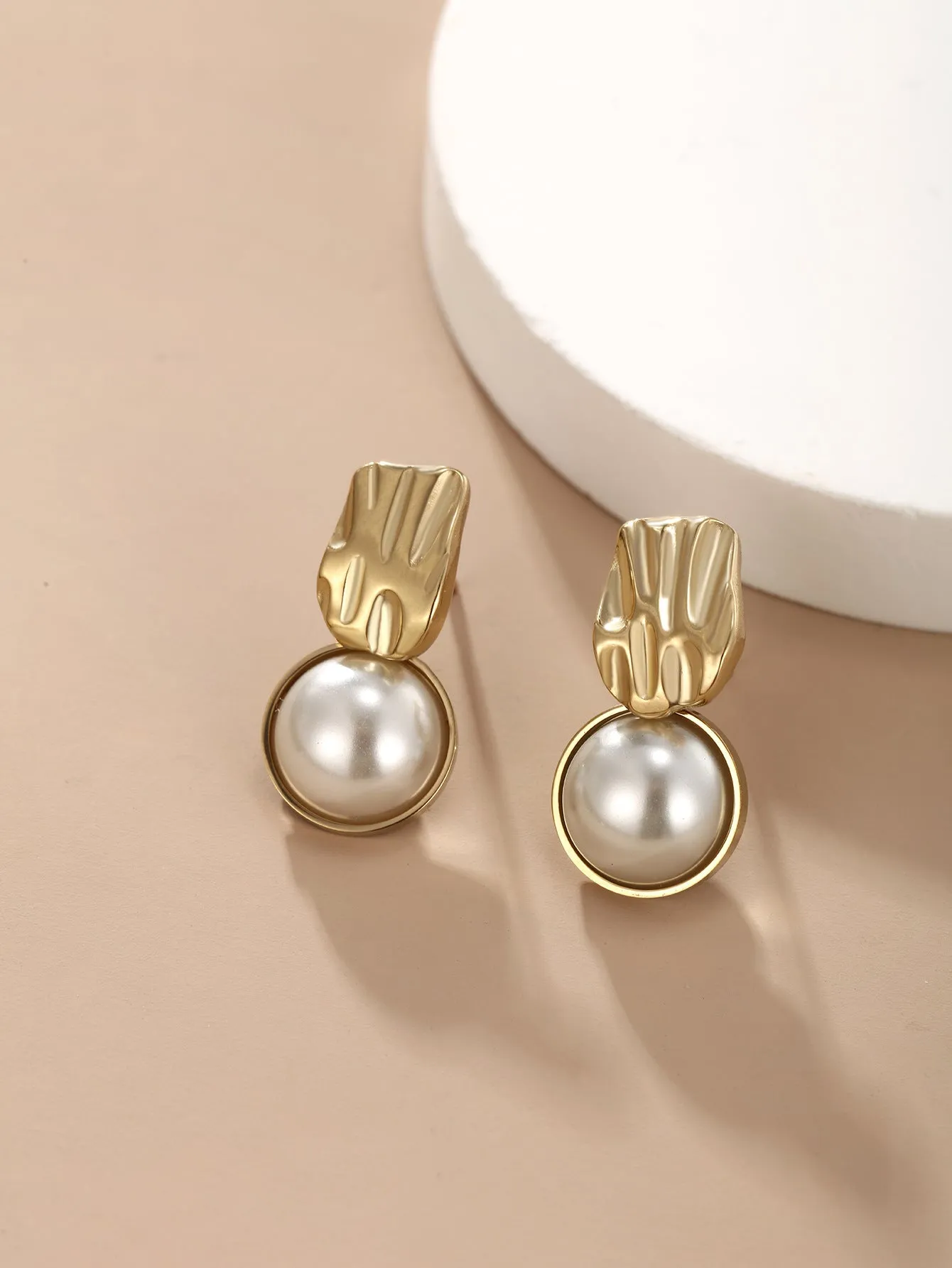 Jewelry Light Luxury Niche Imitation Pearl Earrings Women's Geometric Style Earrings Stylish Design Earrings