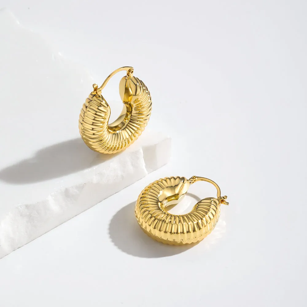 Large Croissant Hoop Earrings 14K Gold