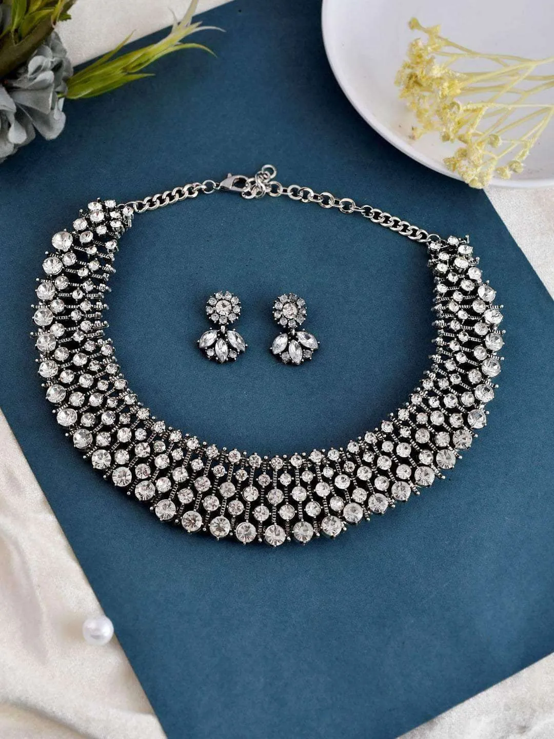 Pranwesha In Diamond Choker With Earrings Silver