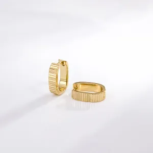 Ribbed Bar Gold 10mm Huggie Earrings