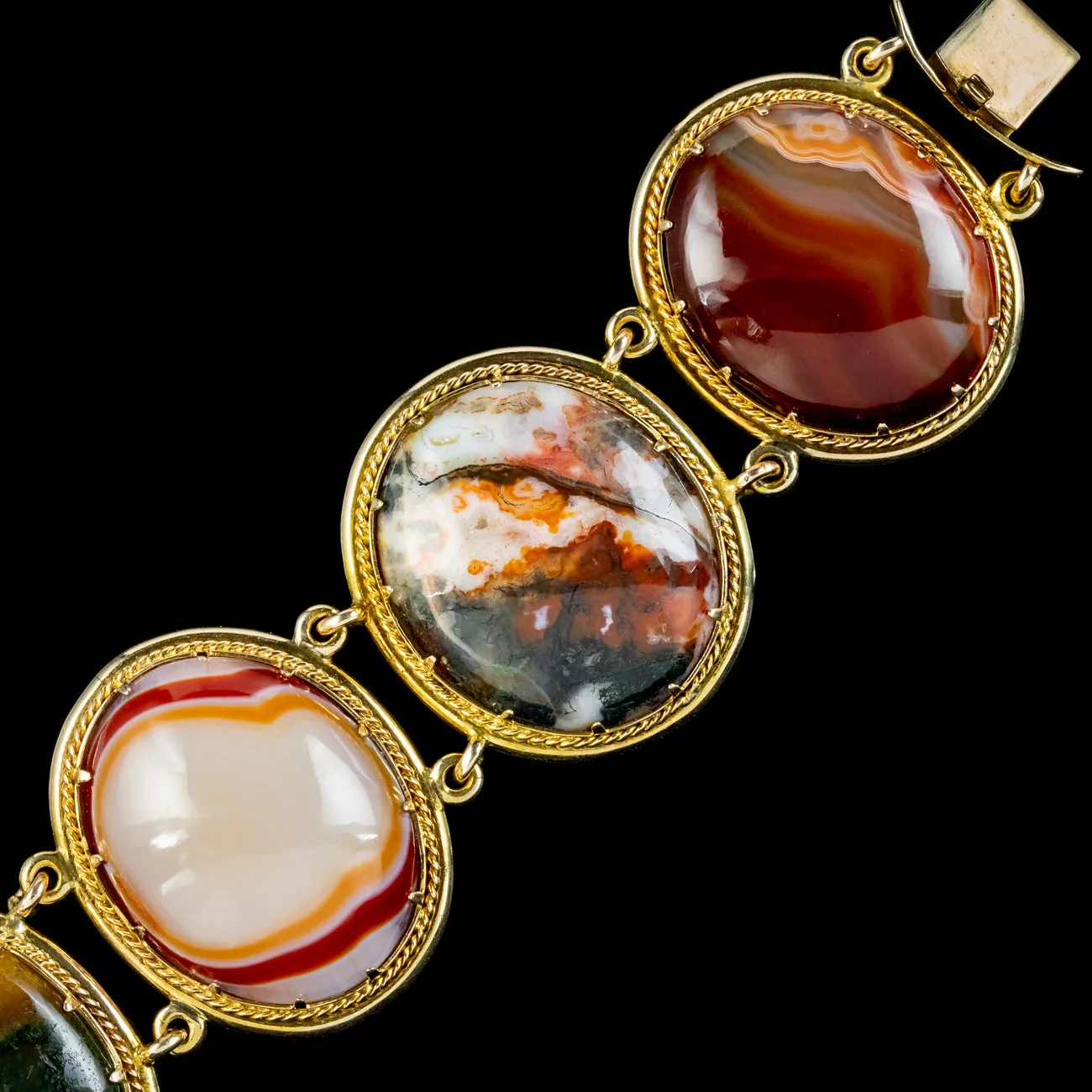 Vintage Scottish Agate Bracelet 15ct Gold Circa 1960