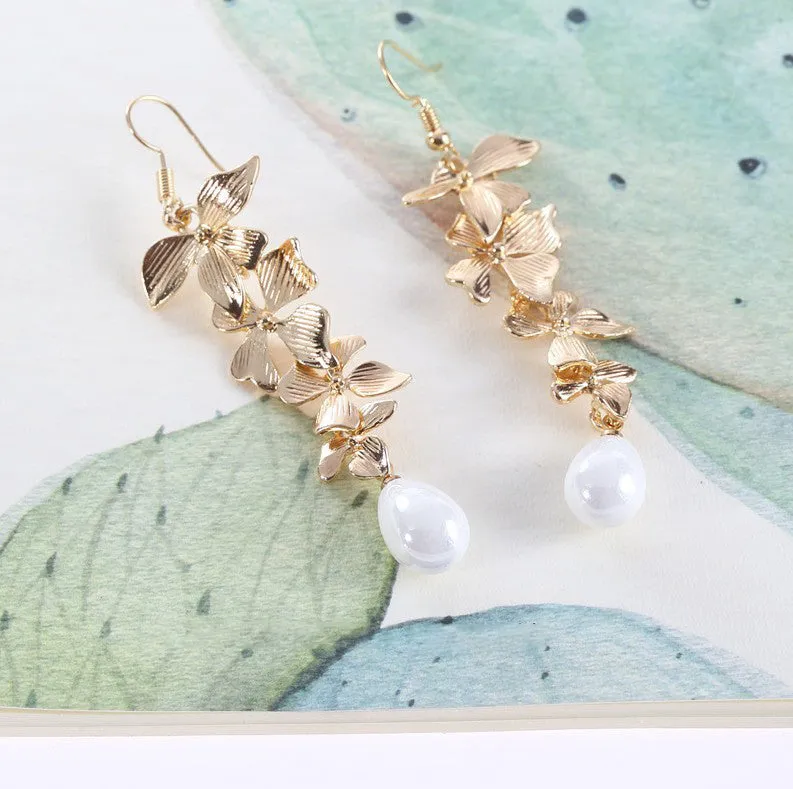 White Pearl Flower Dangle Earrings